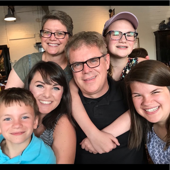 Meet your Posher, Rachel - Picture 2 of 3